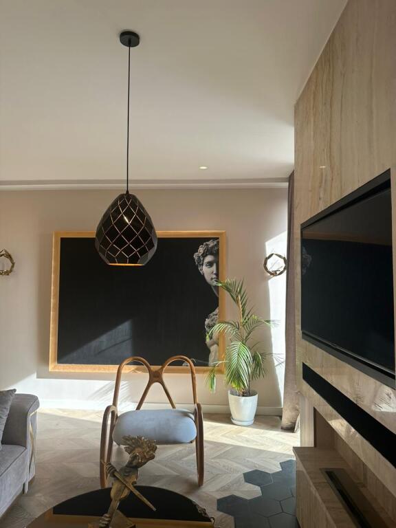 🏡 Jepet apartament 1+1+Parkim me qira te Park Gate, Rruga Elbasanit