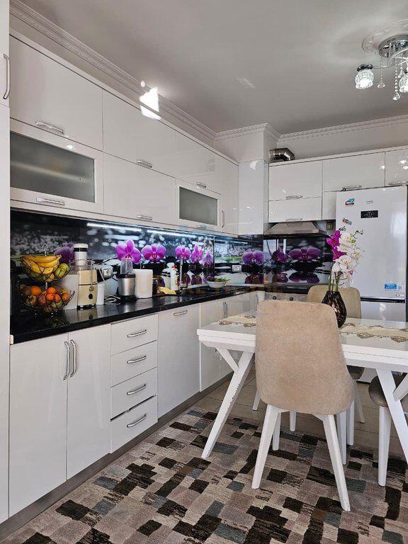 Shitet apartament 2+1 Kompleksi Malajziani kthesa e kamzes