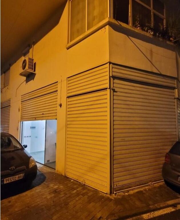 VENDITA AMBIENTE COMMERCIALE – VIA PETRO NINI LUARASI