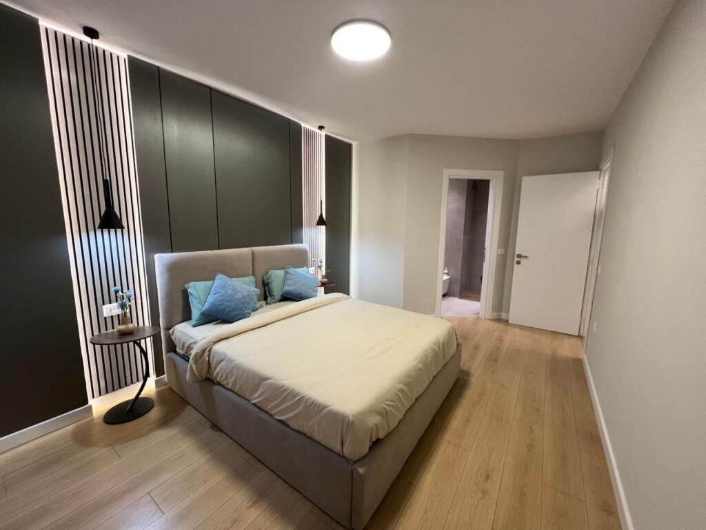 SHITET APARTAMENT 2+1+2 - RRETHRROTULLIMI I ZOGUT TE ZI