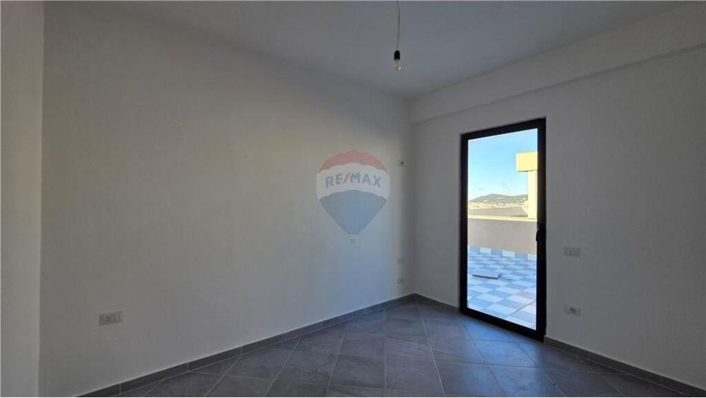 ✨ PENTHOUSE E NDARE NE 2 APARTAMENTE NË SHITJE – TRANSBALLKANIKE, PRANË PORCELANOSA, VLORË ✨