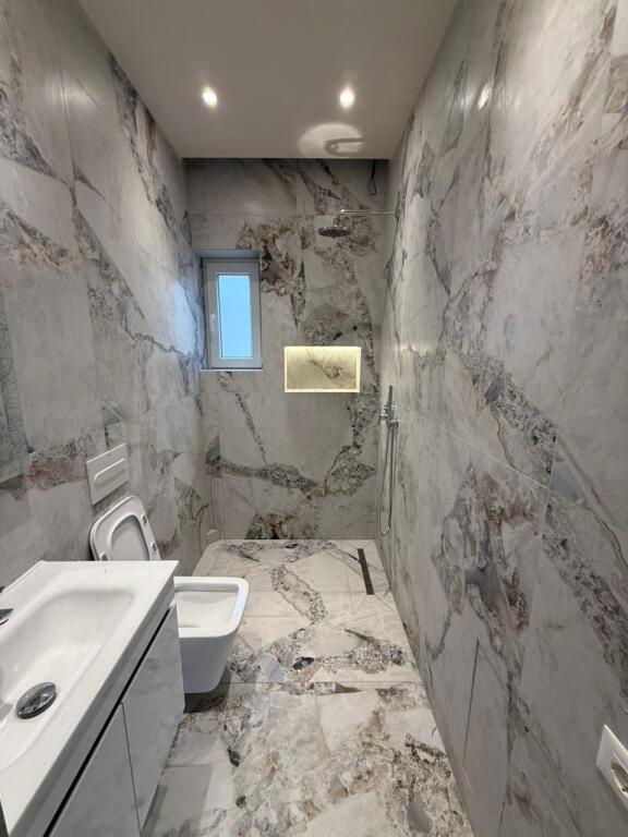 Jepet me Qera Shtepi Private te Rruga e Kavajes