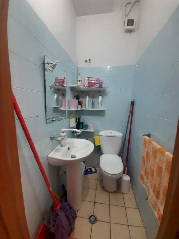 For rent, office near the court in Durres