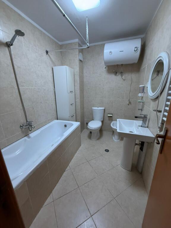 APARTAMENT ME QERA 2+1 RUGA E KOSOVAREVE 900 EURO