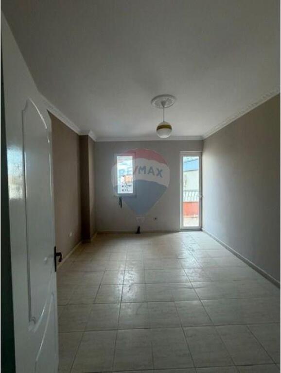 Apartment 2+1 at Komuna e Parisit