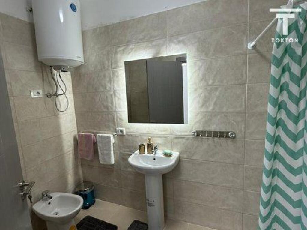 AFFITTO, APPARTAMENTO 3+1+2, VIA 5 MAGGIO, TIRANA