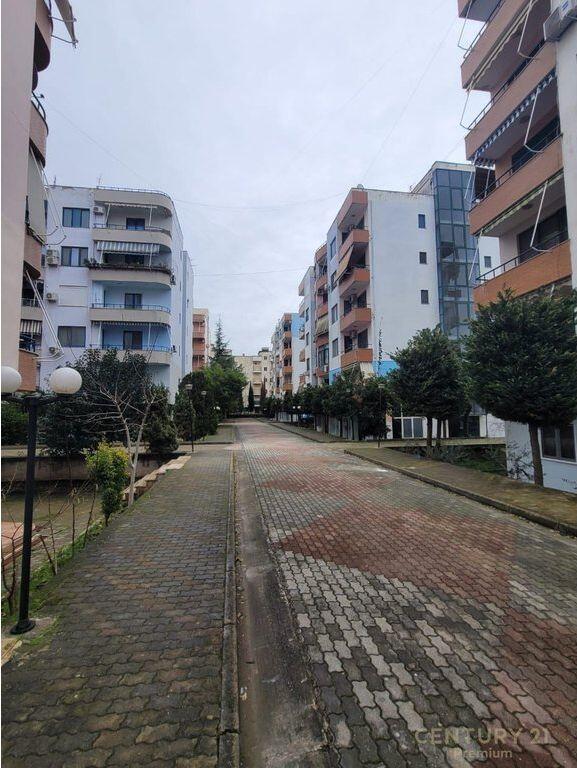 Per investitoret Airbnb Apartament 1+1 &amp; Apartament studio + verandë për shitje, Golem! 140,000 €