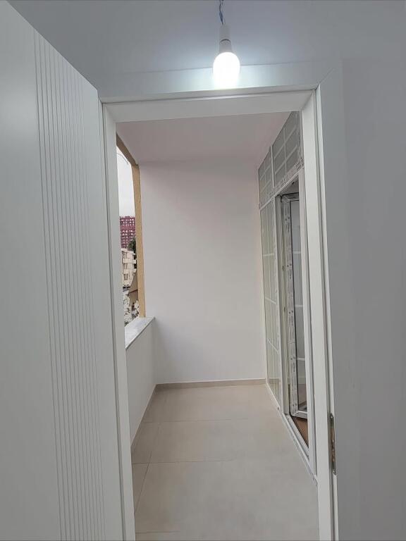 Apartament 2+1 per shitje 📍Te rruga e Bogdaneve, prane kishes Katolike, afer qendres