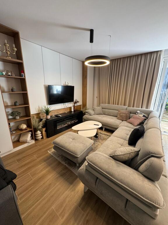 Shitet Apartament 1+1 me oborr "San Pietro"