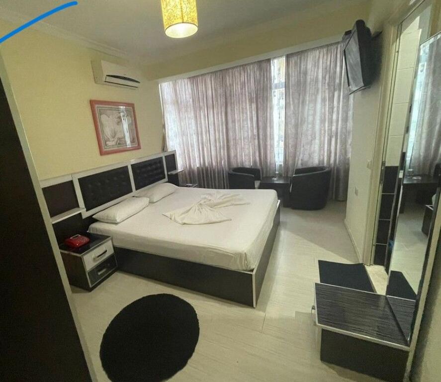 Shitet, Hotel, Misto Mame, Tirane