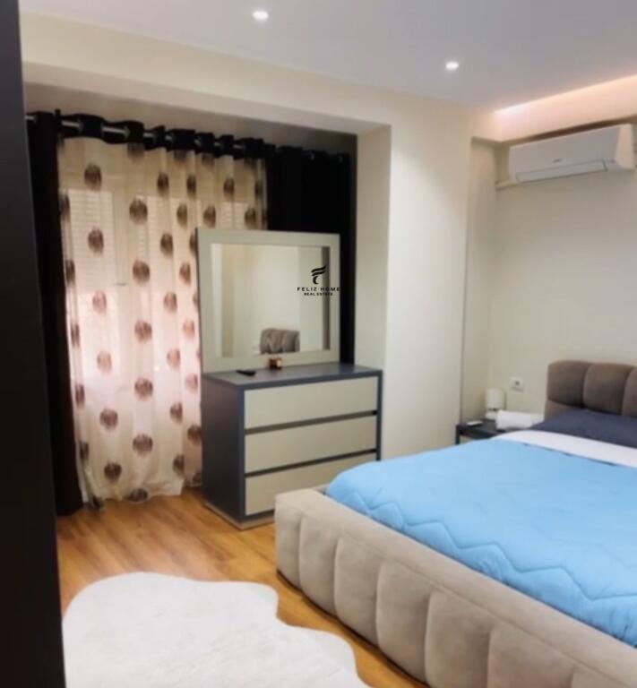 APARTAMENT ME QERA 2+1 KOPSHTI ZOOLOGJIK 1500 EURO