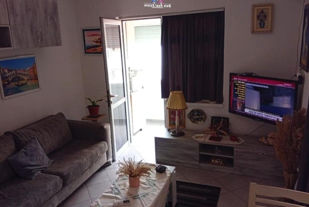 Garsoniere Me Qera Ne Brryl (ID BG155) Tirane