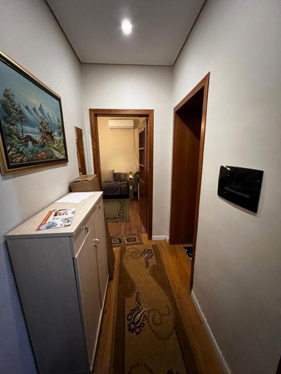 Qera, Apartament 2+1 prane rruges Fortuzi, Tirane