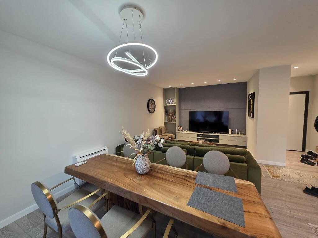 Bulevardi Ri Shitet Apartament 2+1+2+ Depo + Post Parkimi