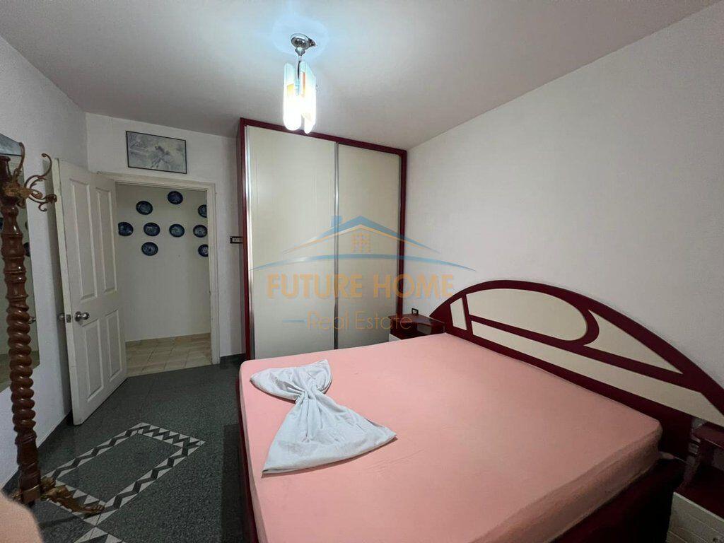 Qera, Apartament 3+1+2, Laprake, Tiranë.