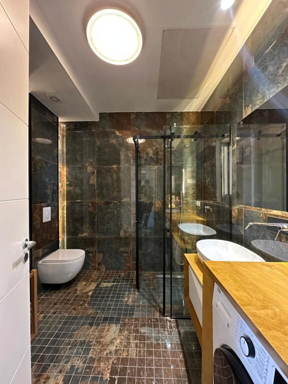 🏡 Jepet apartament 1+1+Parkim me qira te Park Gate, Rruga Elbasanit