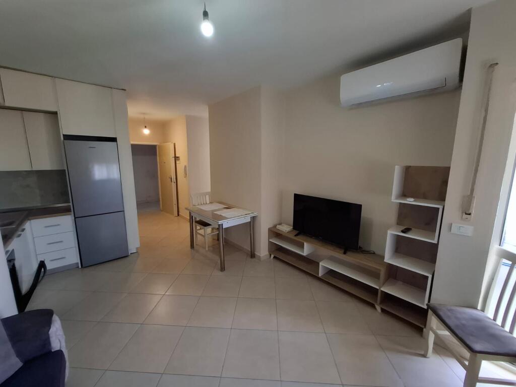 Jepet apartament me qera 2+1+2