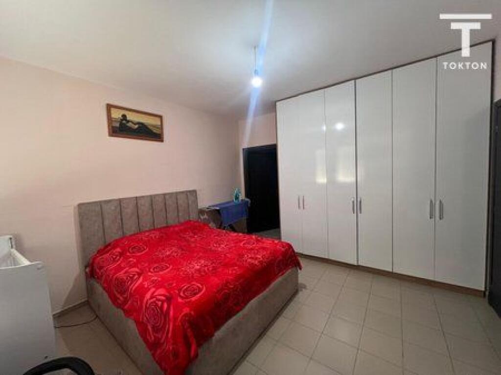 SHITET, APARTAMENT 2+1+2, UNAZA E RE, TIRANË