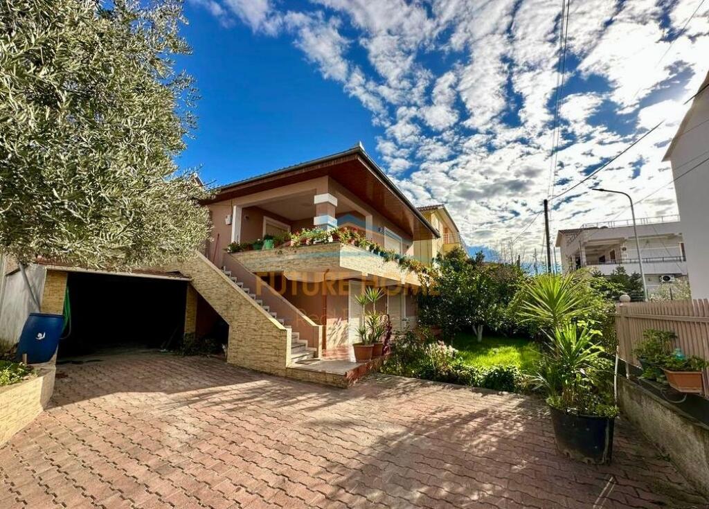 Rent, Private 2-storey house, Sauk