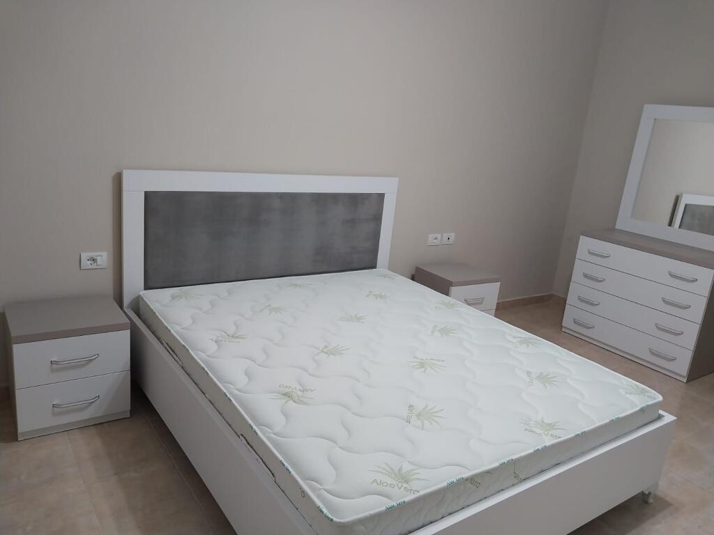 Apartament 1+1 me qira 5 minuta nga Komuna e Parisit