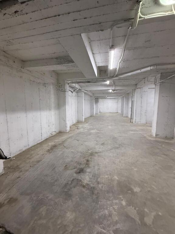 MAGAZZINO IN VENDITA 394 M2 KOMBINAT 230.000 EURO