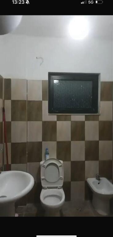 SHTEPI PRIVATE ME QERA 2+1