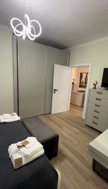 For rent 3+1+2 Former Exhibition building with elevator