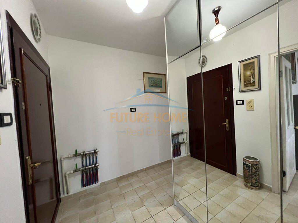Qera, Apartament 3+1+2, Laprake, Tiranë.