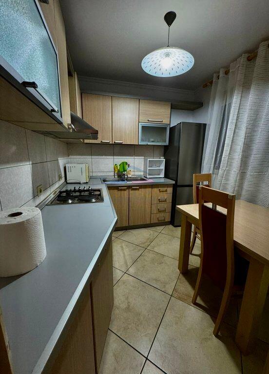 Qera, Apartament 3+1, Rruga e Kavajes, Tirane.