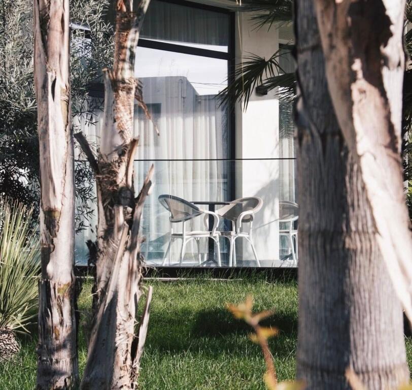 ME QIRA 1+1 + BALLKON + PARKING POST MOBILIM I PLOTË