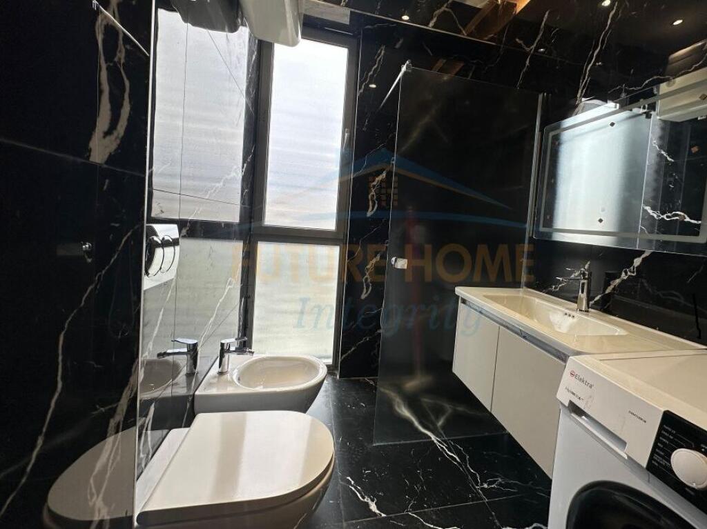 JEPET ME QERA APARTAMENT 3+1+POST PARKIMI TEK TREGU ELEKTRIK