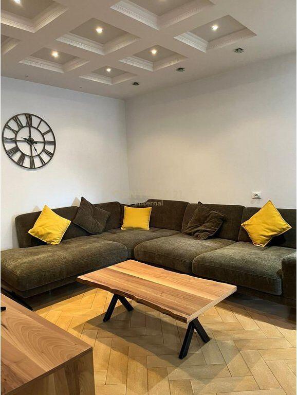 Apartament 2+1 per qera ne Qender