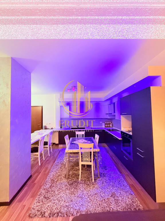 AFFITTASI APPARTAMENTO 2+1 LUNGOMARE, VLORË