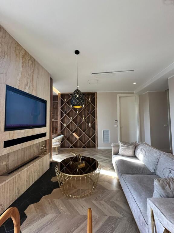 🏡 Jepet apartament 1+1+Parkim me qira te Park Gate, Rruga Elbasanit