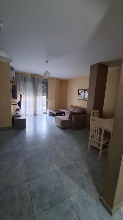 Jepet me qira 1+1 Liqeni i Thate 550€