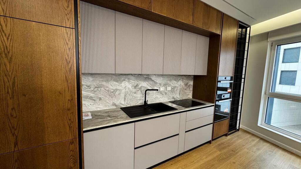 Apartament 2+1 me qira Tek Kontakti!