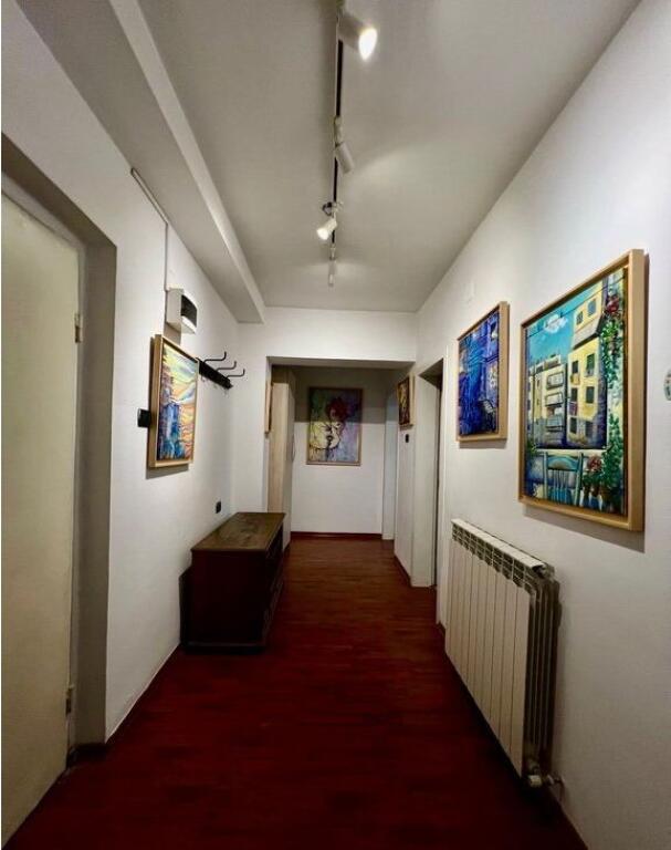 Apartament 1+1 me qira ne Qender