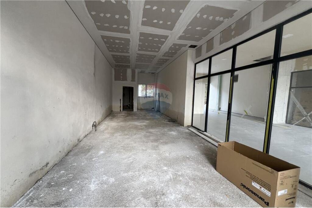 DYQAN NË SHITJE – LUNGOMARE, VLORË (VIJA E DYTË)