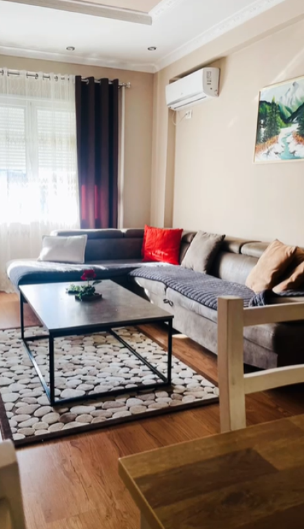 APARTAMENT ME QERA 2+1 KOPSHTI ZOOLOGJIK 1000 EURO