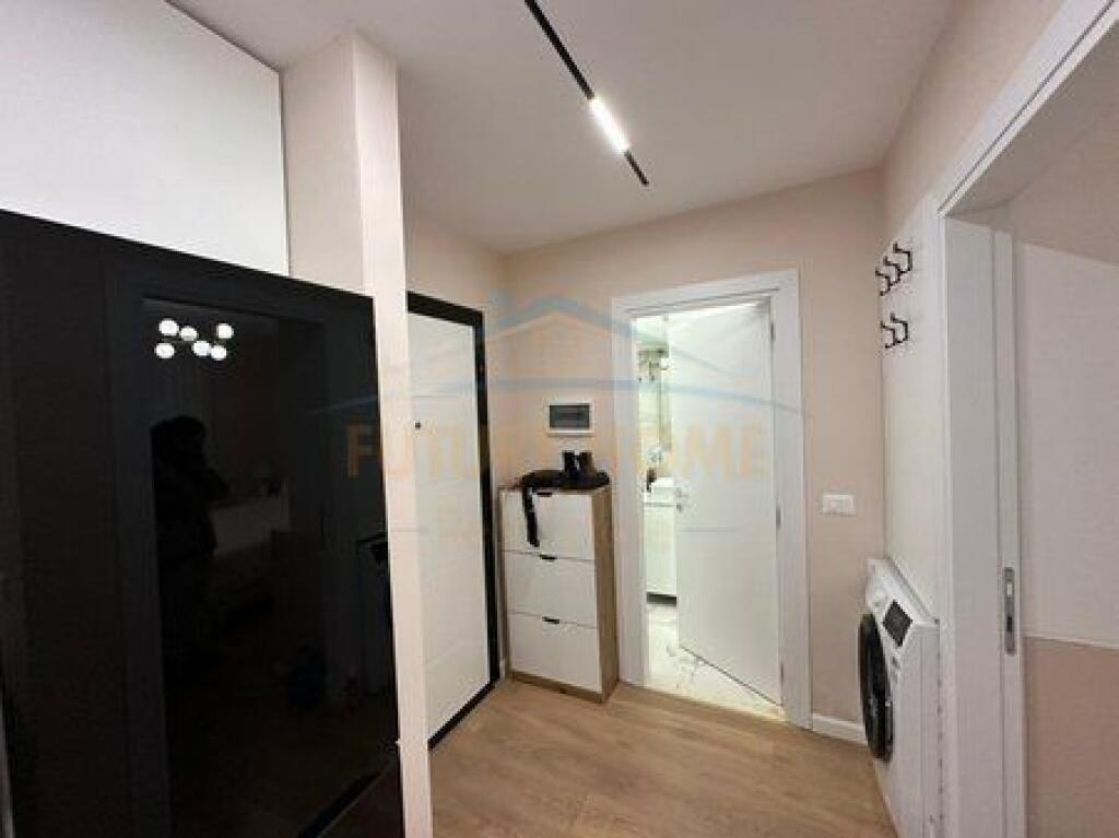 Shitet, Apartament 1+1+ Post Parkimi, Shkozë