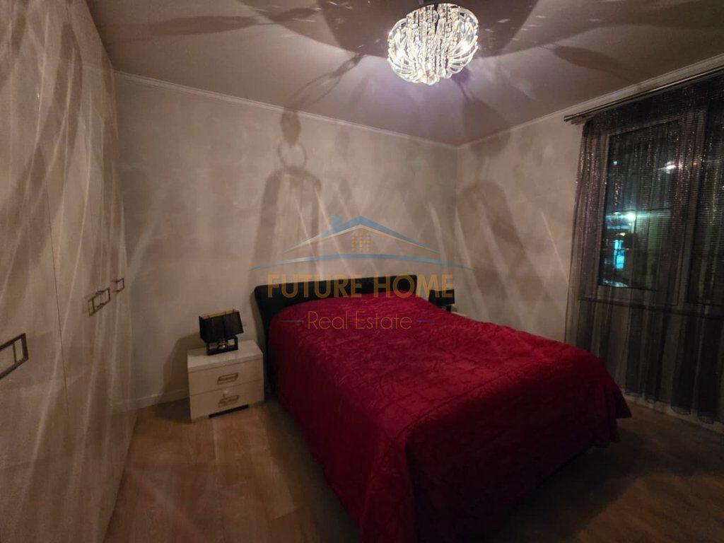 Qera, Apartament 2+1 me verande tek Rruga e Kosovareve!