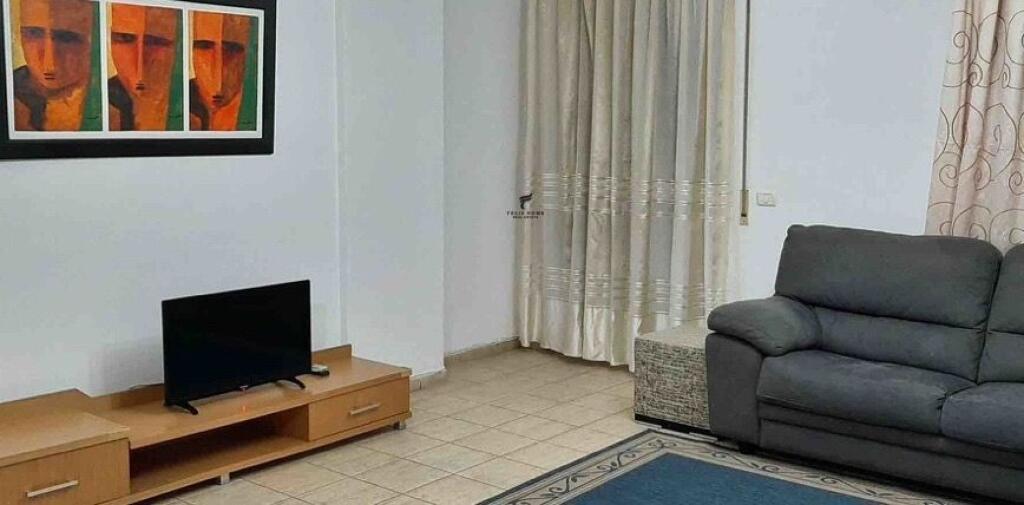 APARTAMENT ME QERA 1+1 QENDER 60.000 LEKE