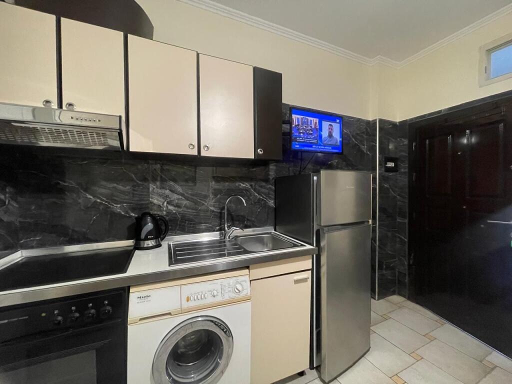 🏠 JEPET APARTAMENT ME QERA – RRUGA 5 MAJI