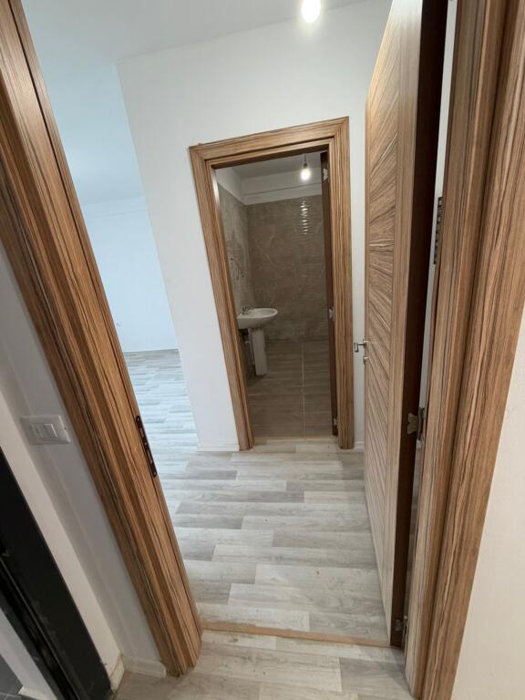 Appartamento 2+1+2 in vendita, Via 5 Maj alla fine vicino ai nuovi edifici 170.000.000 Milioni di leke