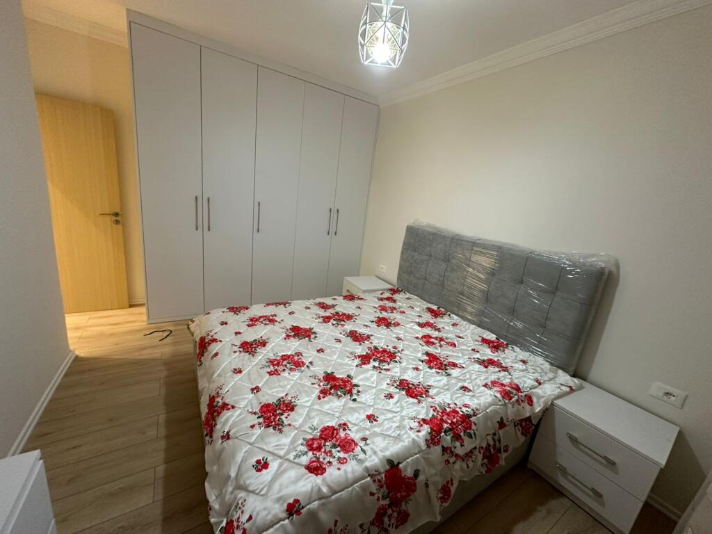 Apartament 1+1 per qira te Liqeni i Thate