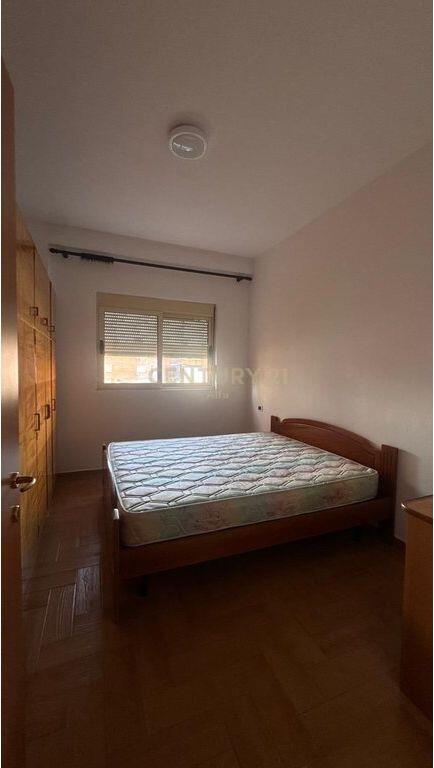 Jepet me qira apartament 2+1 në zonën e Myslym Shyrit, në Rrugën Him Kolli!