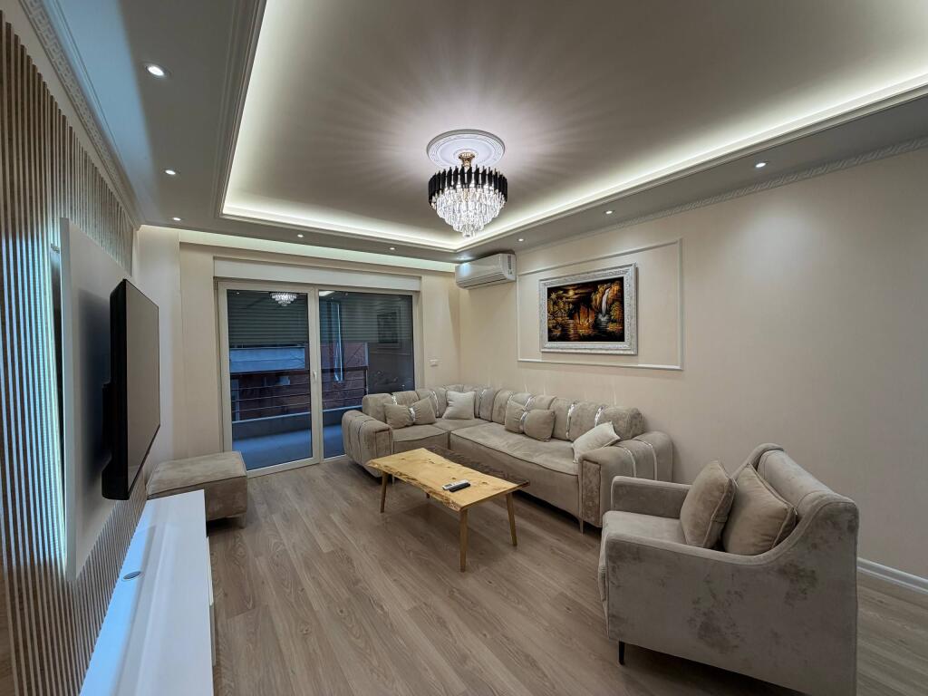 Apartament 2+1+2 Parking tek Colombo tek Liqeni i Thate