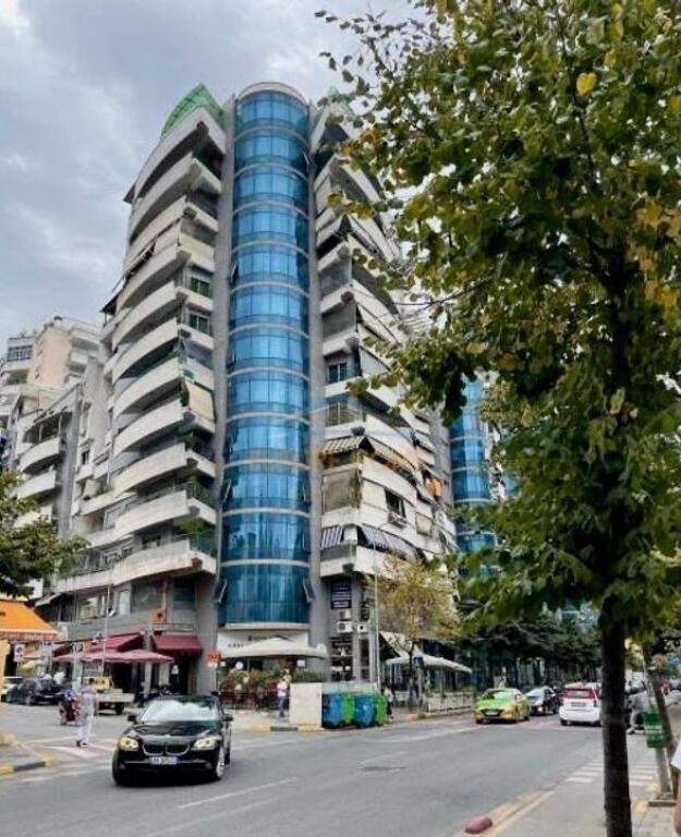 Affitto, Locale Commerciale, Via di Dibra