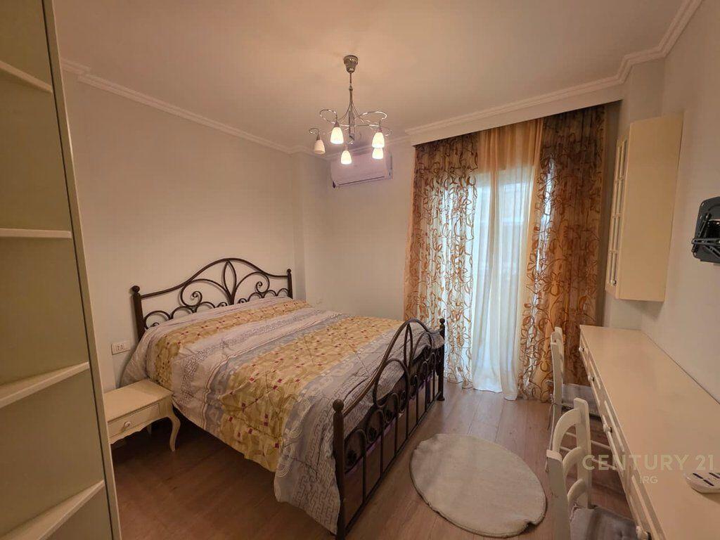 Apartament 3+1+2 tek Eleonora Njesia 13. Per Qira 900 € /Muaj Sip. Totale  118m2
