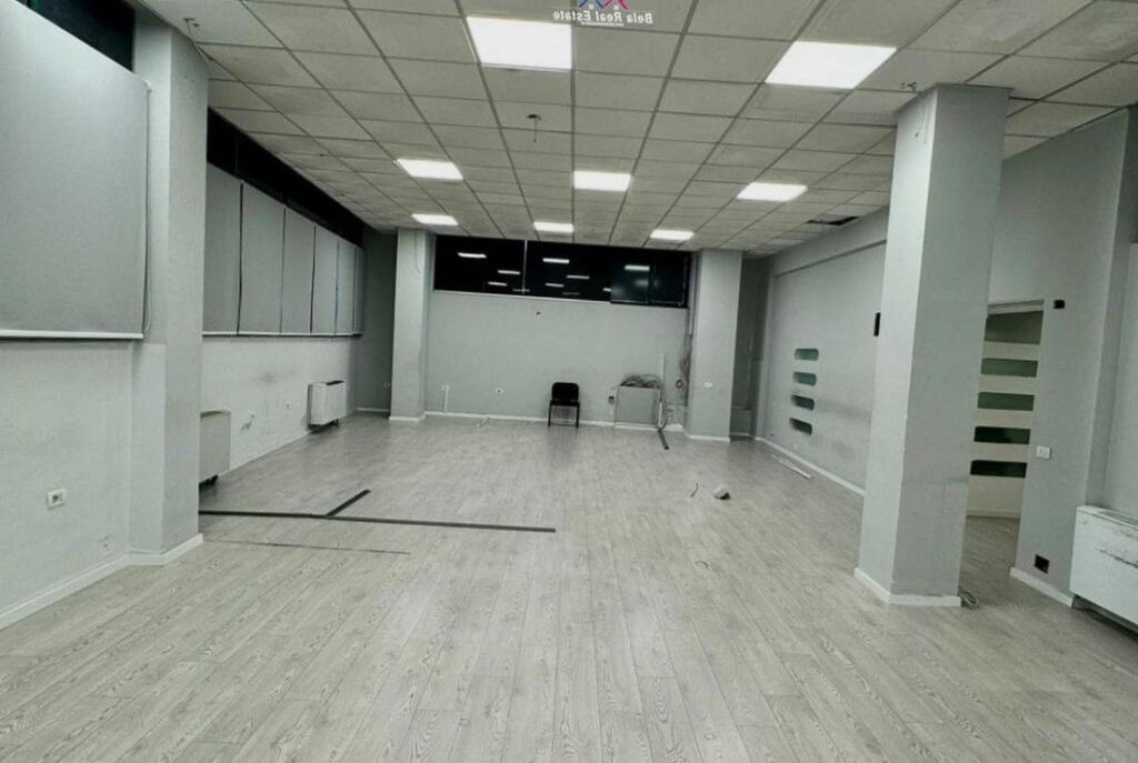 Ufficio\duplex in Affitto in Via E Kavajes (ID BZ2793) Tirana
